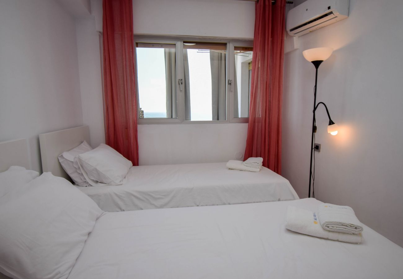 Apartamento en Fuengirola - Ref 318 Apartamento de 2 dormitorios frente al mar en el centro de Fuengirola junto al puerto