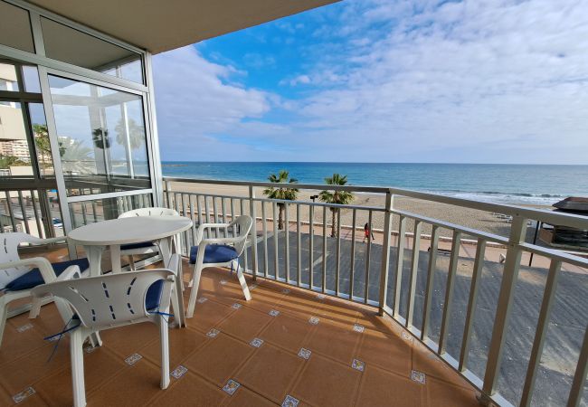 Apartamento en Fuengirola - Ref: 320 Apartamento en primera línea de playa en Torreblanca con impresionantes vistas al mar