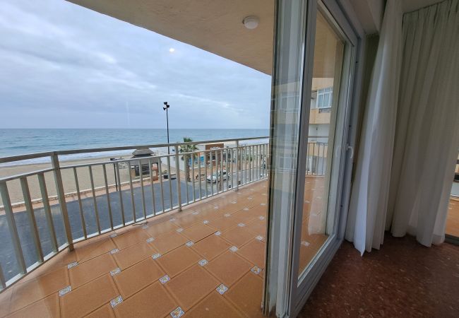 Apartamento en Fuengirola - Ref: 320 Apartamento en primera línea de playa en Torreblanca con impresionantes vistas al mar