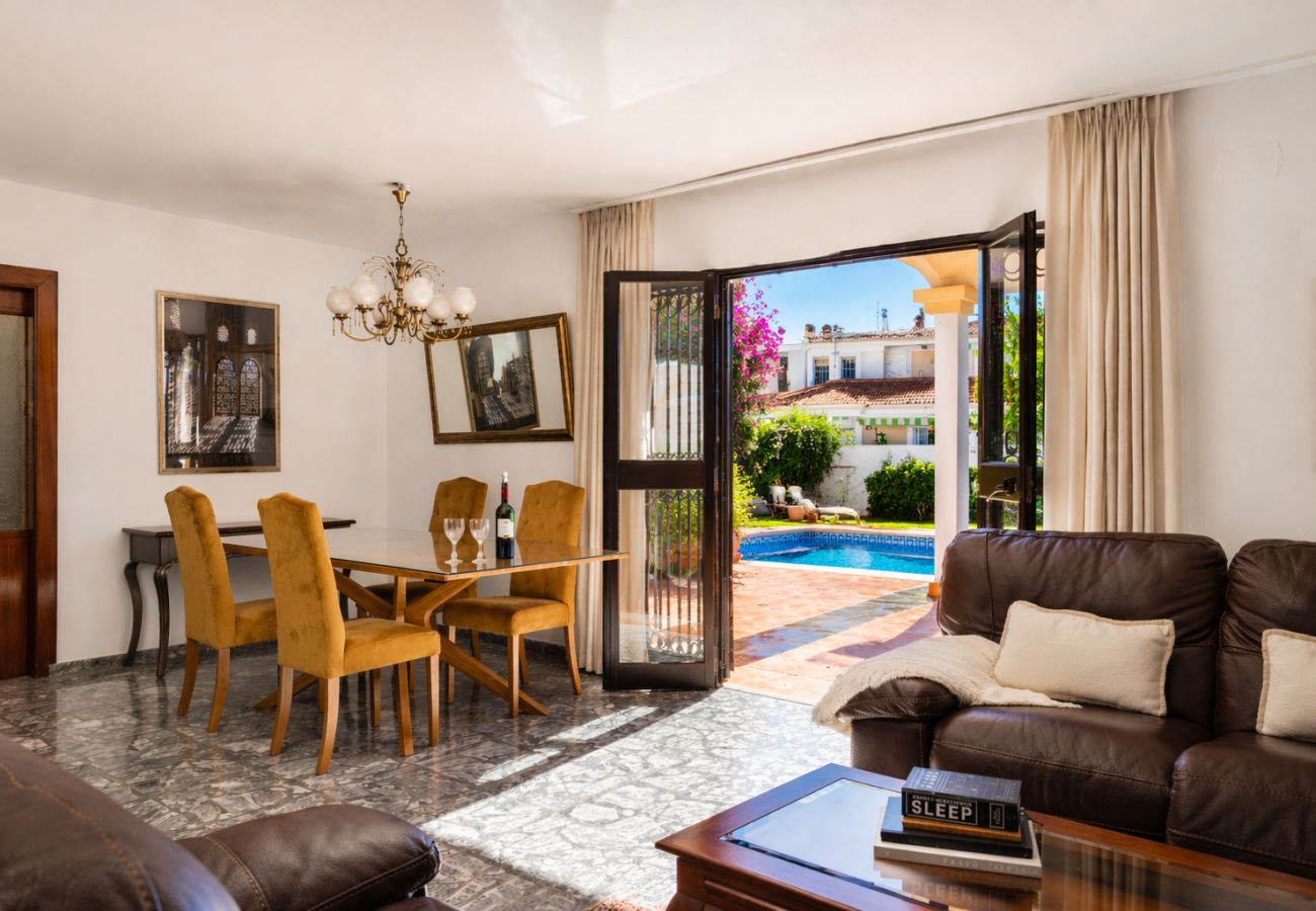 Villa en Fuengirola - Ref: 325 Villa Elena - Large villa with private Pool