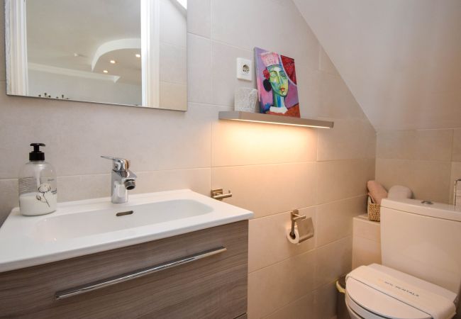 Apartamento en Benalmádena - Ref: 274 Adosado con vistas al mar muy cerca del mar en Carvajal Apartamento en Benalmádena - Ref: 274 Adosado con vistas al mar muy cerca del mar en Carvajal