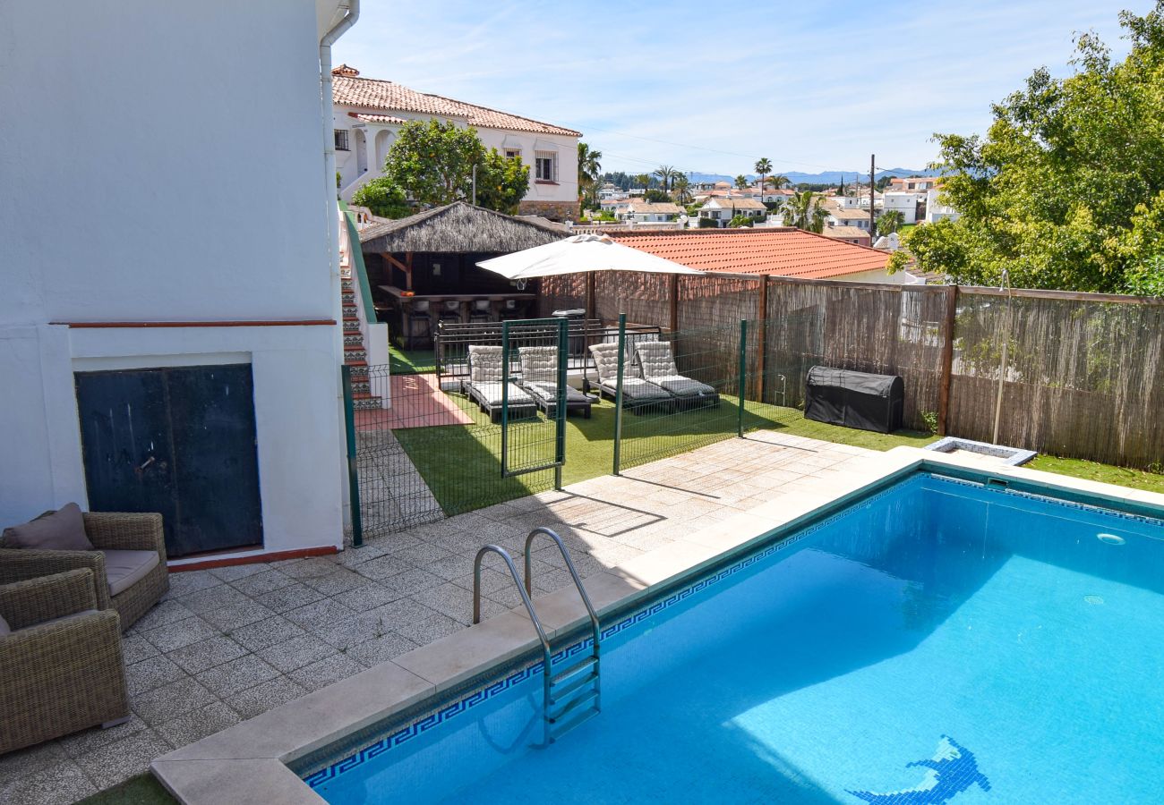 Villa en El Faro - Ref: 251 Villa moderna y acogedora con piscina privada en El Faro, Mijas Costa