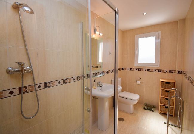 Apartment in Fuengirola - Ref: 261 Apartment in Carvajal with big terrace and lovely sea views Apartment in Fuengirola - Ref: 261 Apartment in Carvajal with big terrace and lovely sea views