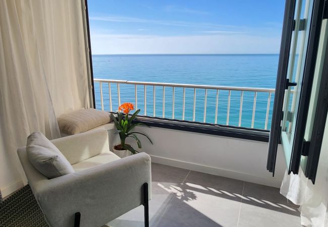 Apartment in Fuengirola - Ref: 307 Modern beachfront apartment in Torreblanca with stunning sea views Apartment in Fuengirola - Ref: 307 Modern beachfront apartment in Torreblanca with stunning sea views
