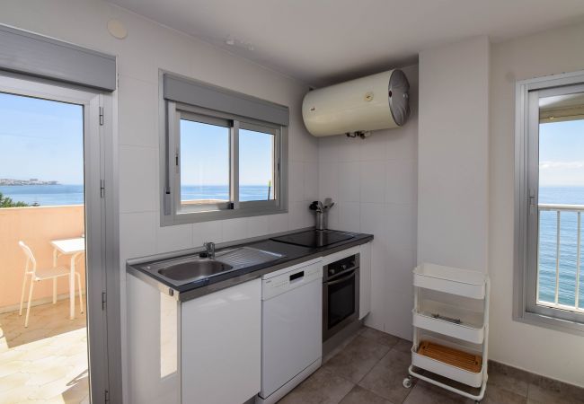 Apartment in Fuengirola - Ref: 222 Sunny beachfront apartment with spectacular views of the sea and Fuengirola Apartment in Fuengirola - Ref: 222 Sunny beachfront apartment with spectacular views of the sea and Fuengirola