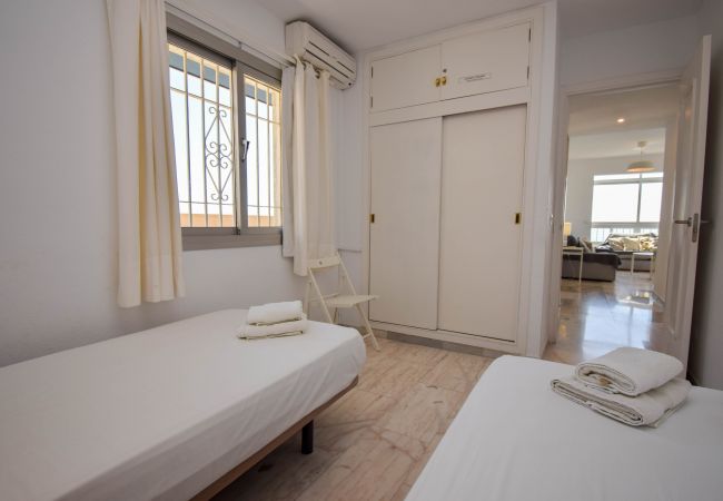 Apartment in Fuengirola - Ref: 222 Sunny beachfront apartment with spectacular views of the sea and Fuengirola Apartment in Fuengirola - Ref: 222 Sunny beachfront apartment with spectacular views of the sea and Fuengirola