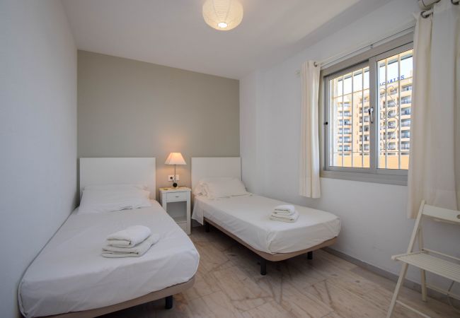 Apartment in Fuengirola - Ref: 222 Sunny beachfront apartment with spectacular views of the sea and Fuengirola Apartment in Fuengirola - Ref: 222 Sunny beachfront apartment with spectacular views of the sea and Fuengirola