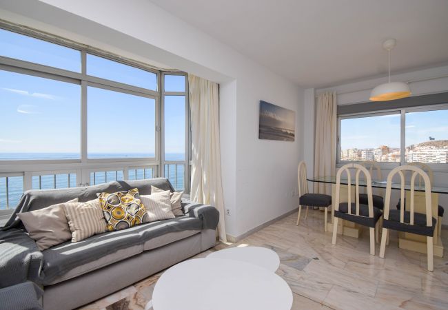 Apartment in Fuengirola - Ref: 222 Sunny beachfront apartment with spectacular views of the sea and Fuengirola