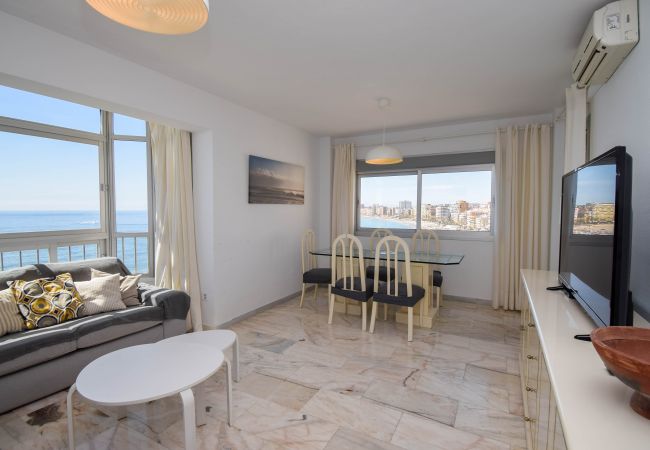 Apartment in Fuengirola - Ref: 222 Sunny beachfront apartment with spectacular views of the sea and Fuengirola Apartment in Fuengirola - Ref: 222 Sunny beachfront apartment with spectacular views of the sea and Fuengirola
