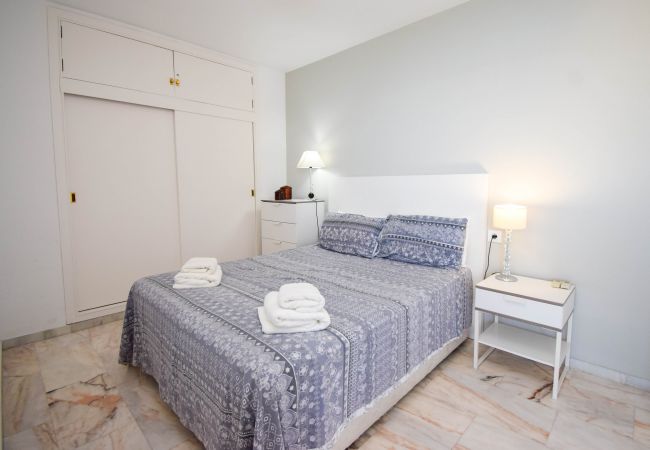 Apartment in Fuengirola - Ref: 222 Sunny beachfront apartment with spectacular views of the sea and Fuengirola Apartment in Fuengirola - Ref: 222 Sunny beachfront apartment with spectacular views of the sea and Fuengirola