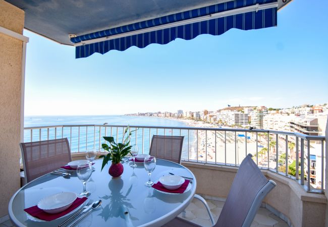 Apartment in Fuengirola - Ref: 222 Sunny beachfront apartment with spectacular views of the sea and Fuengirola