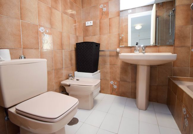 Apartment in Fuengirola - Ref: 222 Sunny beachfront apartment with spectacular views of the sea and Fuengirola Apartment in Fuengirola - Ref: 222 Sunny beachfront apartment with spectacular views of the sea and Fuengirola