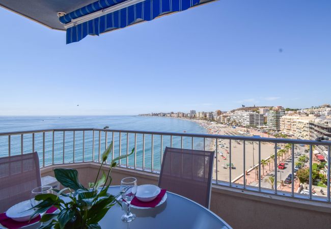 Apartment in Fuengirola - Ref: 222 Sunny beachfront apartment with spectacular views of the sea and Fuengirola Apartment in Fuengirola - Ref: 222 Sunny beachfront apartment with spectacular views of the sea and Fuengirola