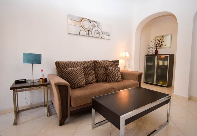 Apartment in Benalmádena - Ref: 291 Apartment with terrace and pool close to the beach