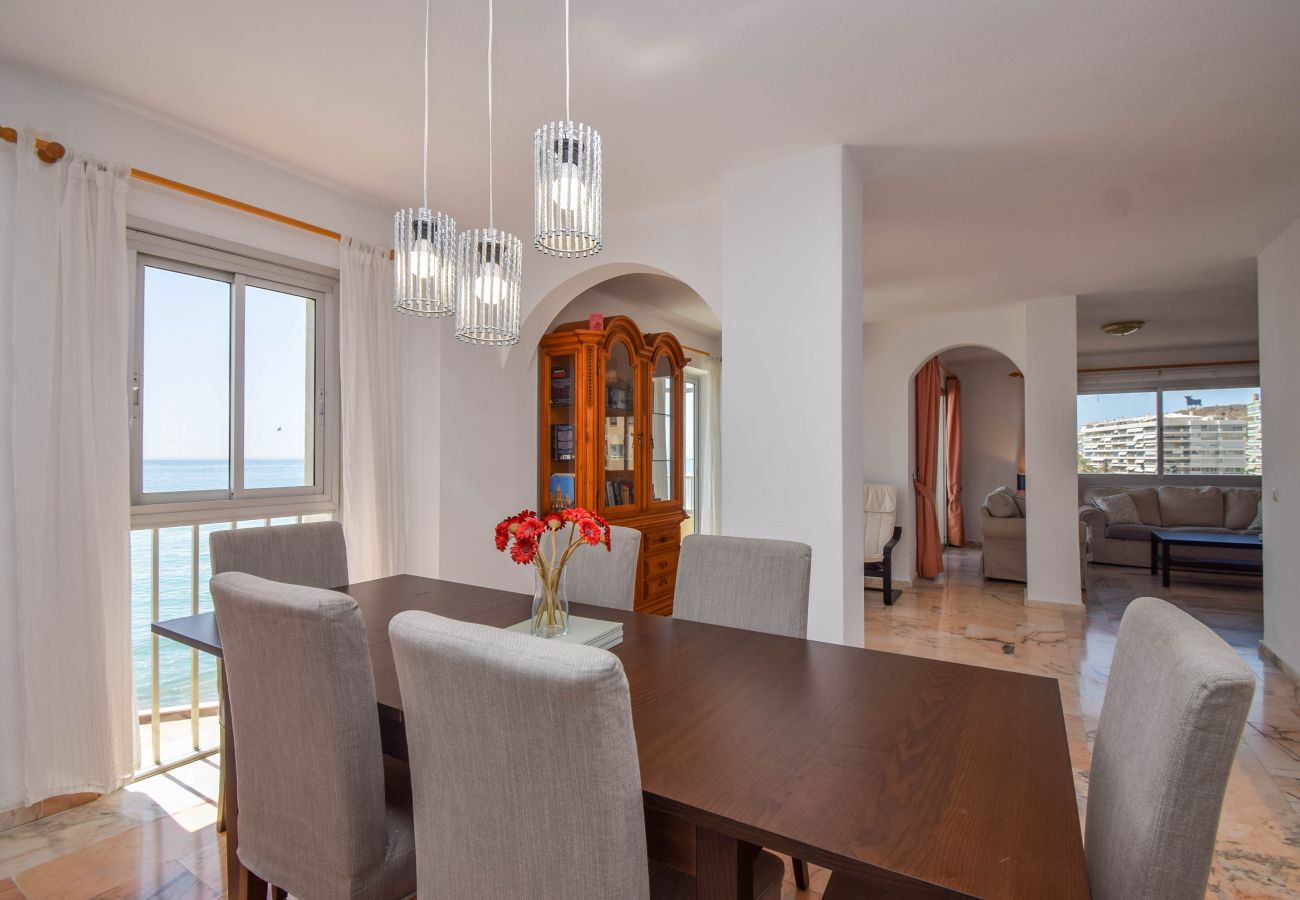 Apartment in Fuengirola - Ref: 209 Spacious beachfront apartment with lovely views in Torreblanca