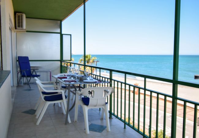 Apartment in Fuengirola - Ref: 237 Beachfront apartment in Carvajal with amazing sea views Apartment in Fuengirola - Ref: 237 Beachfront apartment in Carvajal with amazing sea views