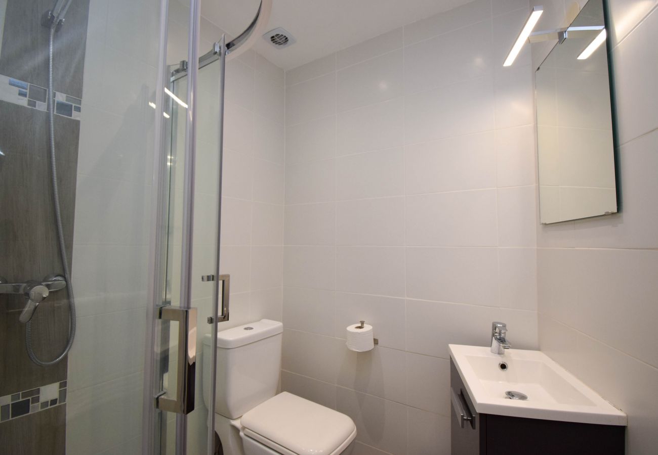 Apartment in Fuengirola - Ref: 237 Beachfront apartment in Carvajal with amazing sea views