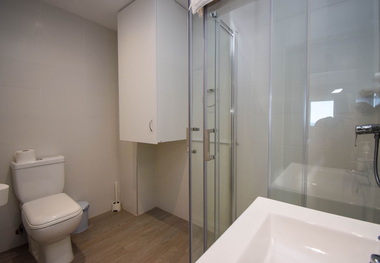 Apartment in Fuengirola - Ref: 237 Beachfront apartment in Carvajal with amazing sea views