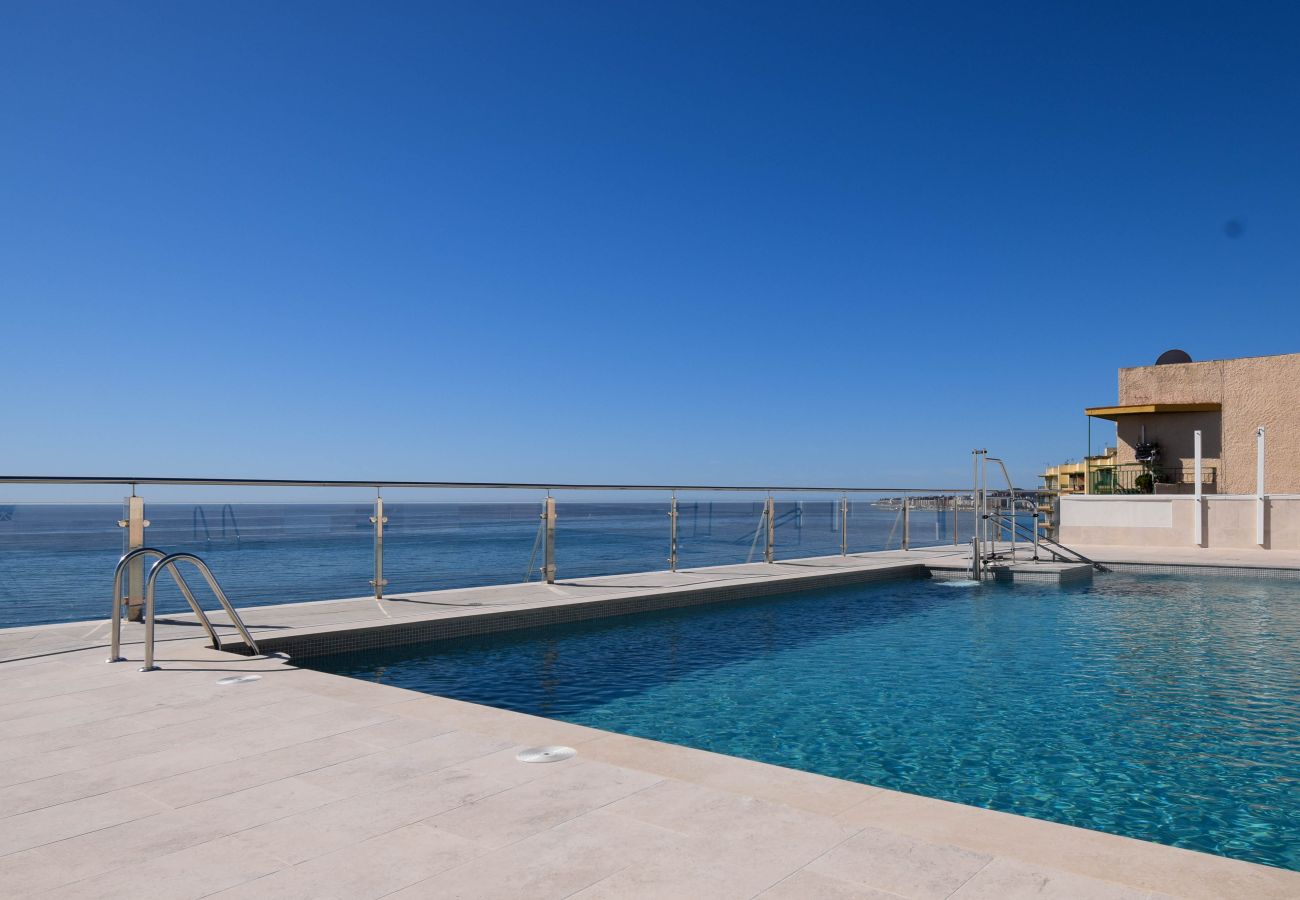 Apartment in Fuengirola - Ref: 237 Beachfront apartment in Carvajal with amazing sea views