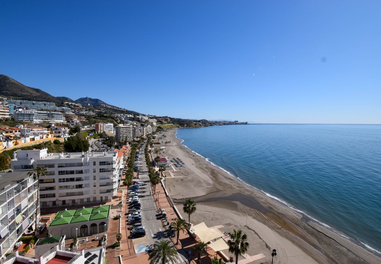 Apartment in Fuengirola - Ref: 237 Beachfront apartment in Carvajal with amazing sea views