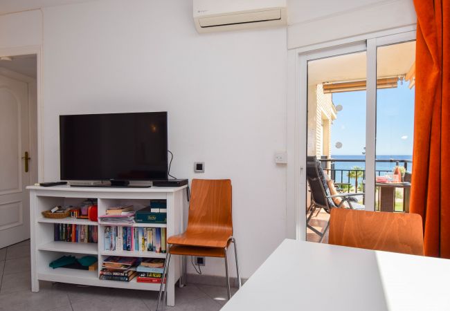 Apartment in Fuengirola - Ref: 228 Beachfront 1 bed apartment with sea views in Los Boliches