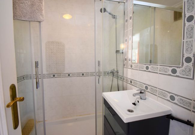 Apartment in Fuengirola - Ref: 228 Beachfront 1 bed apartment with sea views in Los Boliches Apartment in Fuengirola - Ref: 228 Beachfront 1 bed apartment with sea views in Los Boliches