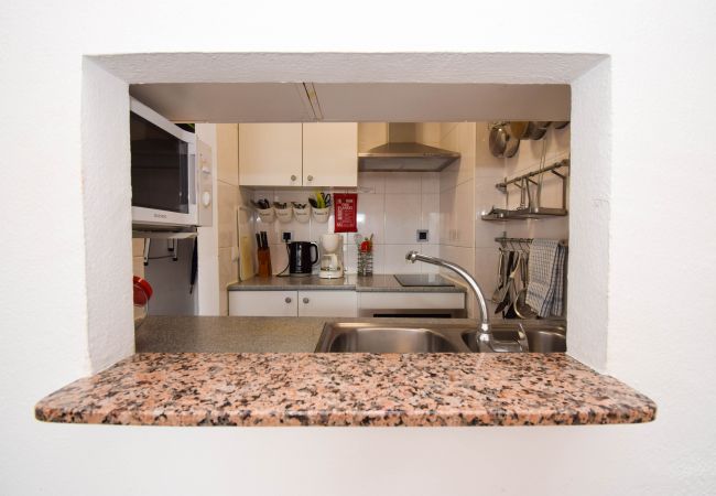 Apartment in Fuengirola - Ref: 228 Beachfront 1 bed apartment with sea views in Los Boliches Apartment in Fuengirola - Ref: 228 Beachfront 1 bed apartment with sea views in Los Boliches