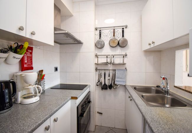 Apartment in Fuengirola - Ref: 228 Beachfront 1 bed apartment with sea views in Los Boliches Apartment in Fuengirola - Ref: 228 Beachfront 1 bed apartment with sea views in Los Boliches