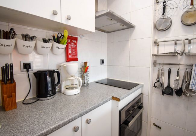 Apartment in Fuengirola - Ref: 228 Beachfront 1 bed apartment with sea views in Los Boliches Apartment in Fuengirola - Ref: 228 Beachfront 1 bed apartment with sea views in Los Boliches
