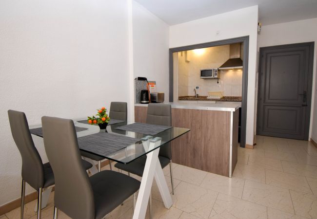 Apartment in Fuengirola - Ref: 248 Apartment in beachfront community with sea views and swimming pool Apartment in Fuengirola - Ref: 248 Apartment in beachfront community with sea views and swimming pool