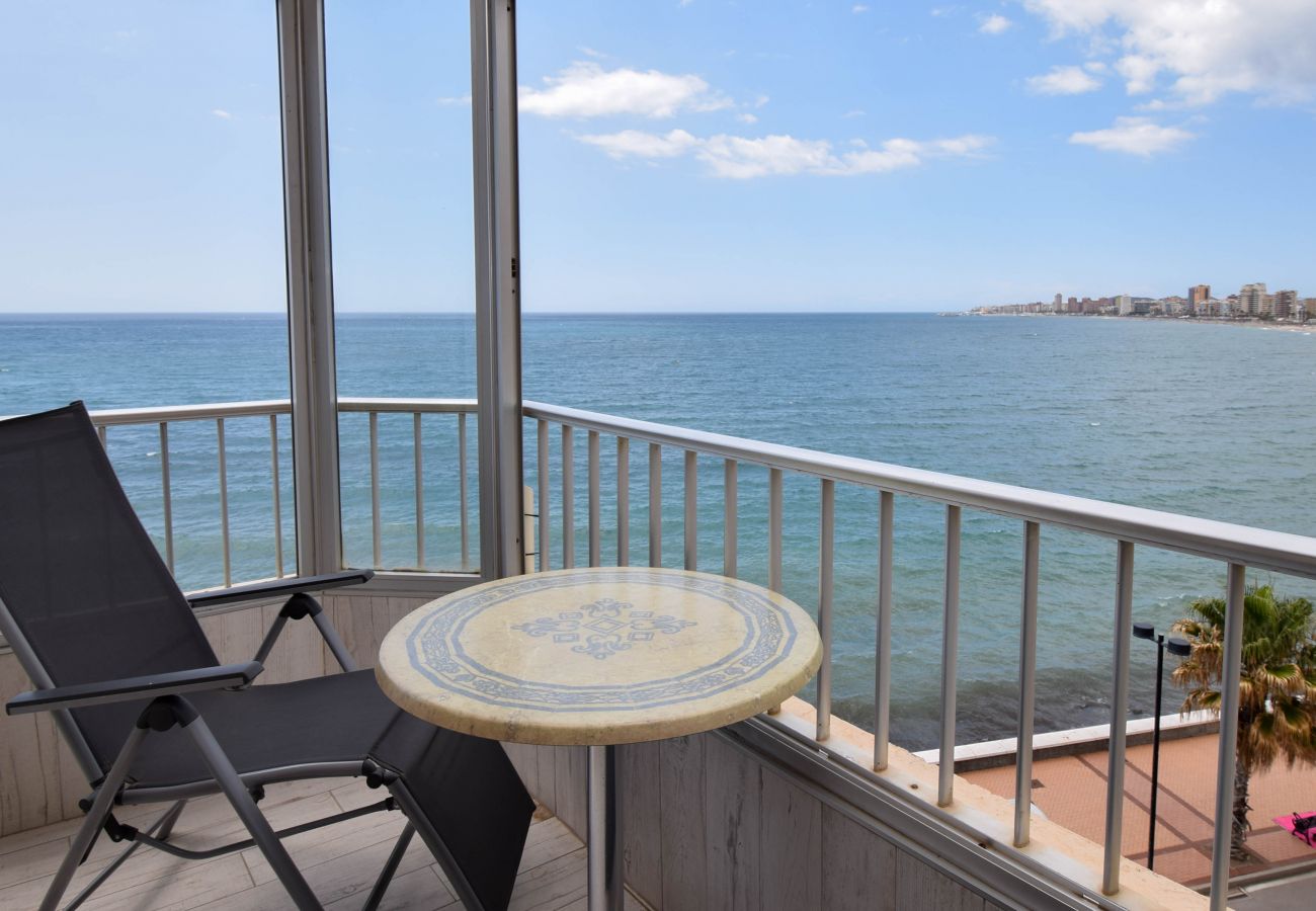 Apartment in Fuengirola - Ref: 271 Beautifully corner apartment on the sea front with sea views