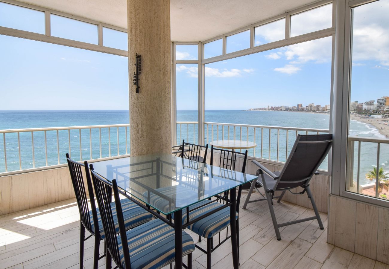 Apartment in Fuengirola - Ref: 271 Beautifully corner apartment on the sea front with sea views