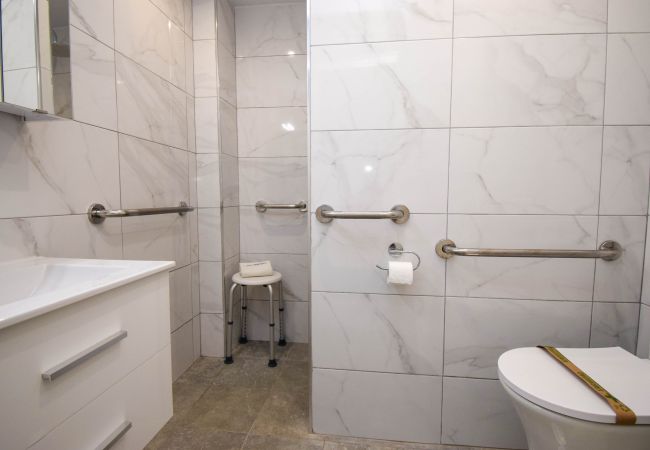 Apartment in Fuengirola - Ref: 282 Apartment in beachfront complex with garden and pool views Apartment in Fuengirola - Ref: 282 Apartment in beachfront complex with garden and pool views