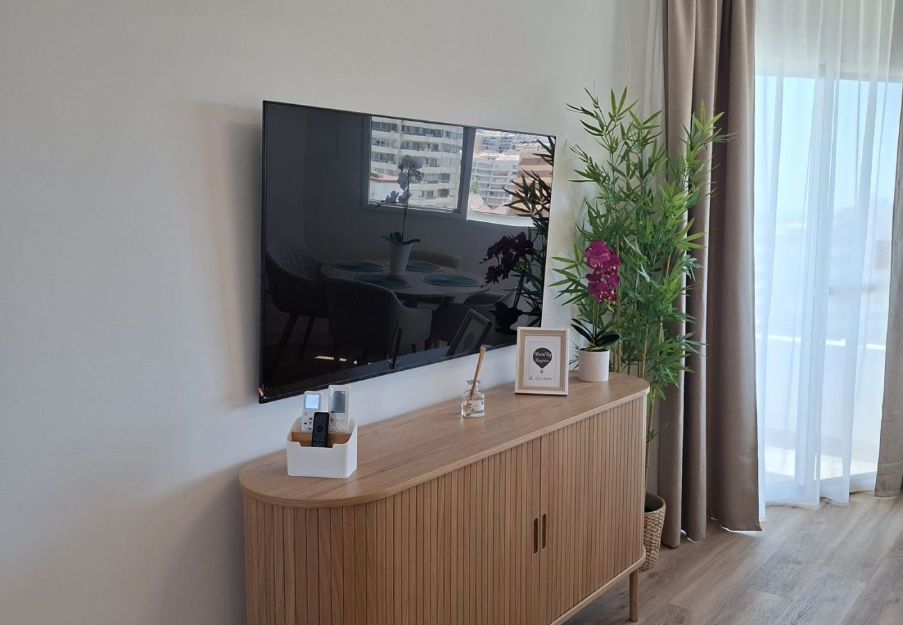 Apartment in Fuengirola - Ref: 286. Luxury beachfront apartment with sea views, pool and sunny terrace