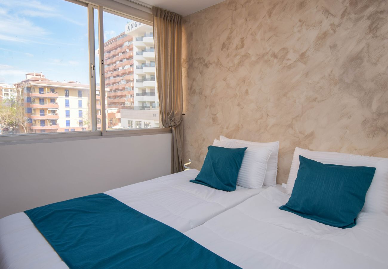 Apartment in Fuengirola - Ref: 255 Corner apartment with terrace and sea views in Los Boliches