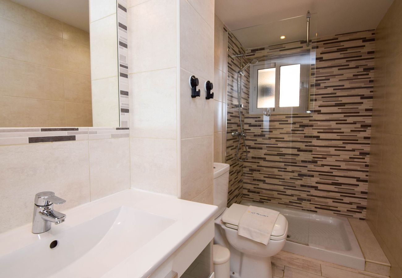 Apartment in Fuengirola - Ref: 255 Corner apartment with terrace and sea views in Los Boliches