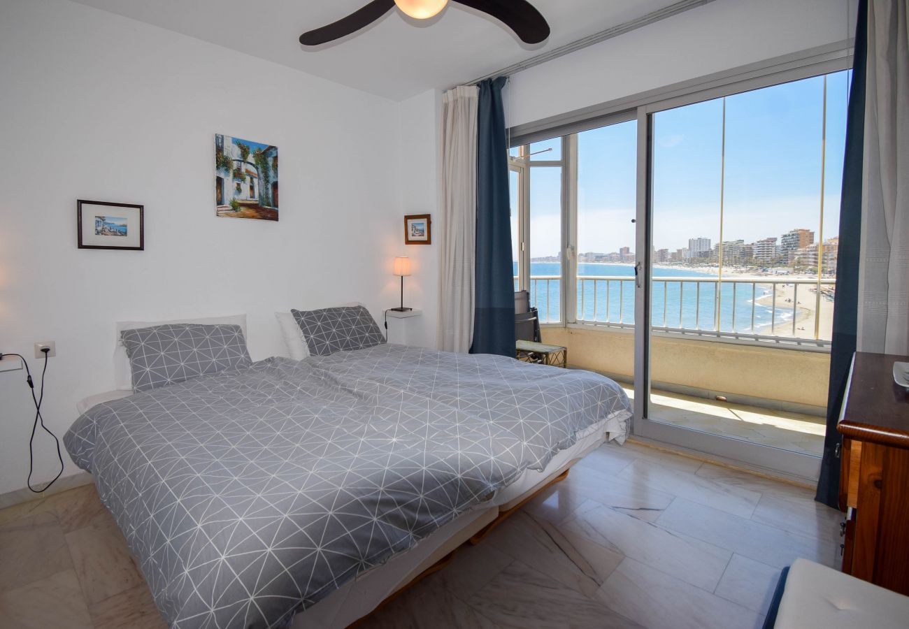 Apartment in Fuengirola - Ref: 213 Beachfront 2 bedroom apartment in Torreblanca
