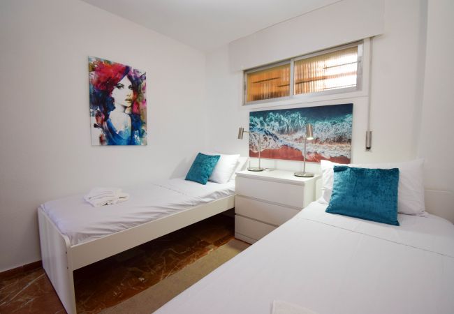 Apartment in Fuengirola - Ref: 236 Beachfront apartment with wonderful seaviews and pool in Carvajal Apartment in Fuengirola - Ref: 236 Beachfront apartment with wonderful seaviews and pool in Carvajal