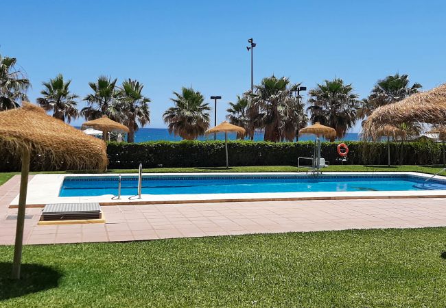 Apartment in Fuengirola - Ref: 236 Beachfront apartment with wonderful seaviews and pool in Carvajal Apartment in Fuengirola - Ref: 236 Beachfront apartment with wonderful seaviews and pool in Carvajal