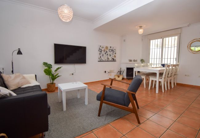 Terraced House in Fuengirola - Ref: 285 Spacious family townhouse with fantastic pool area Terraced House in Fuengirola - Ref: 285 Spacious family townhouse with fantastic pool area
