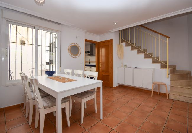 Terraced House in Fuengirola - Ref: 285 Spacious family townhouse with fantastic pool area Terraced House in Fuengirola - Ref: 285 Spacious family townhouse with fantastic pool area