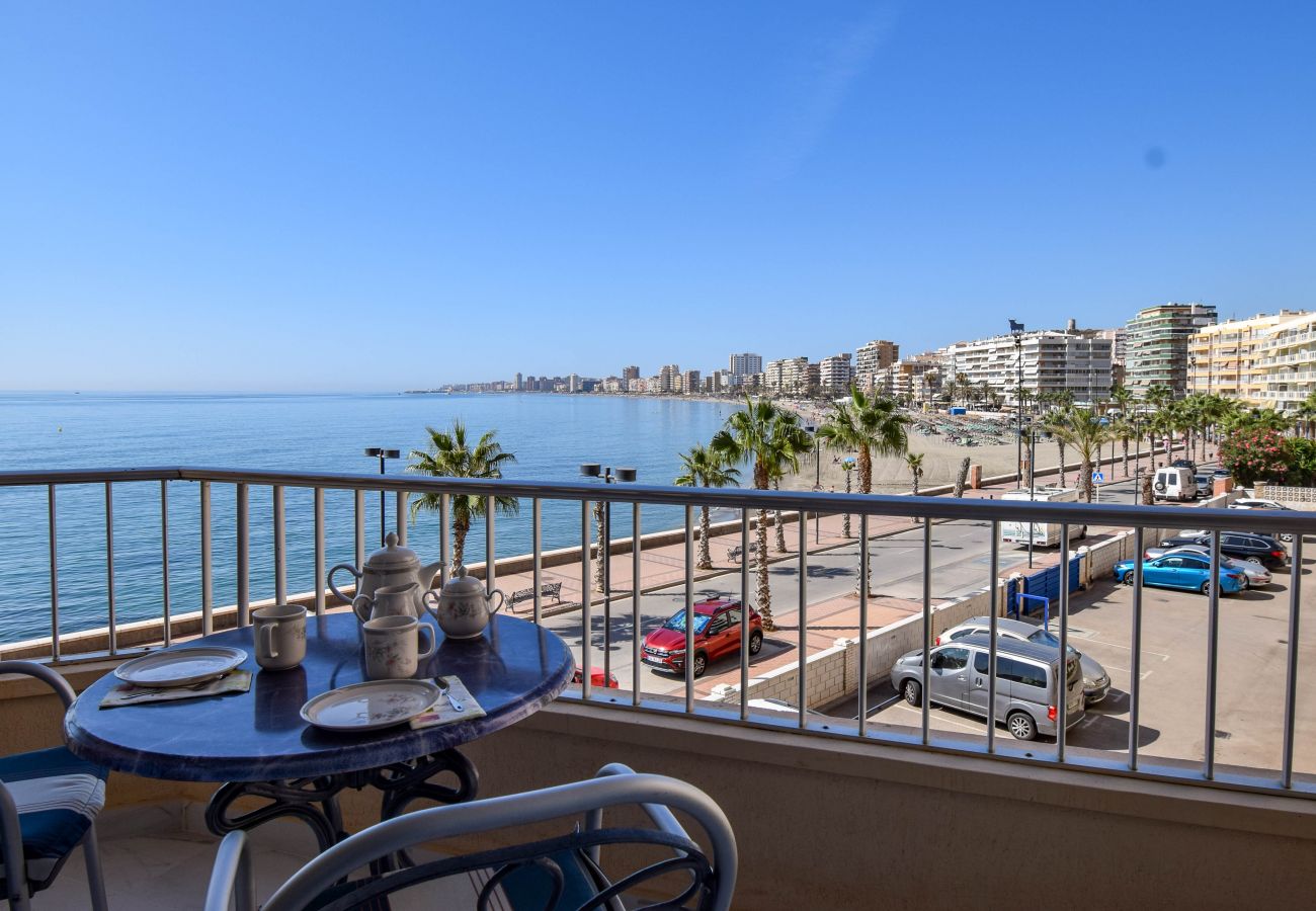 Apartment in Fuengirola - Ref: 289 Beautiful modern seafront apartment in Torreblanca with great views