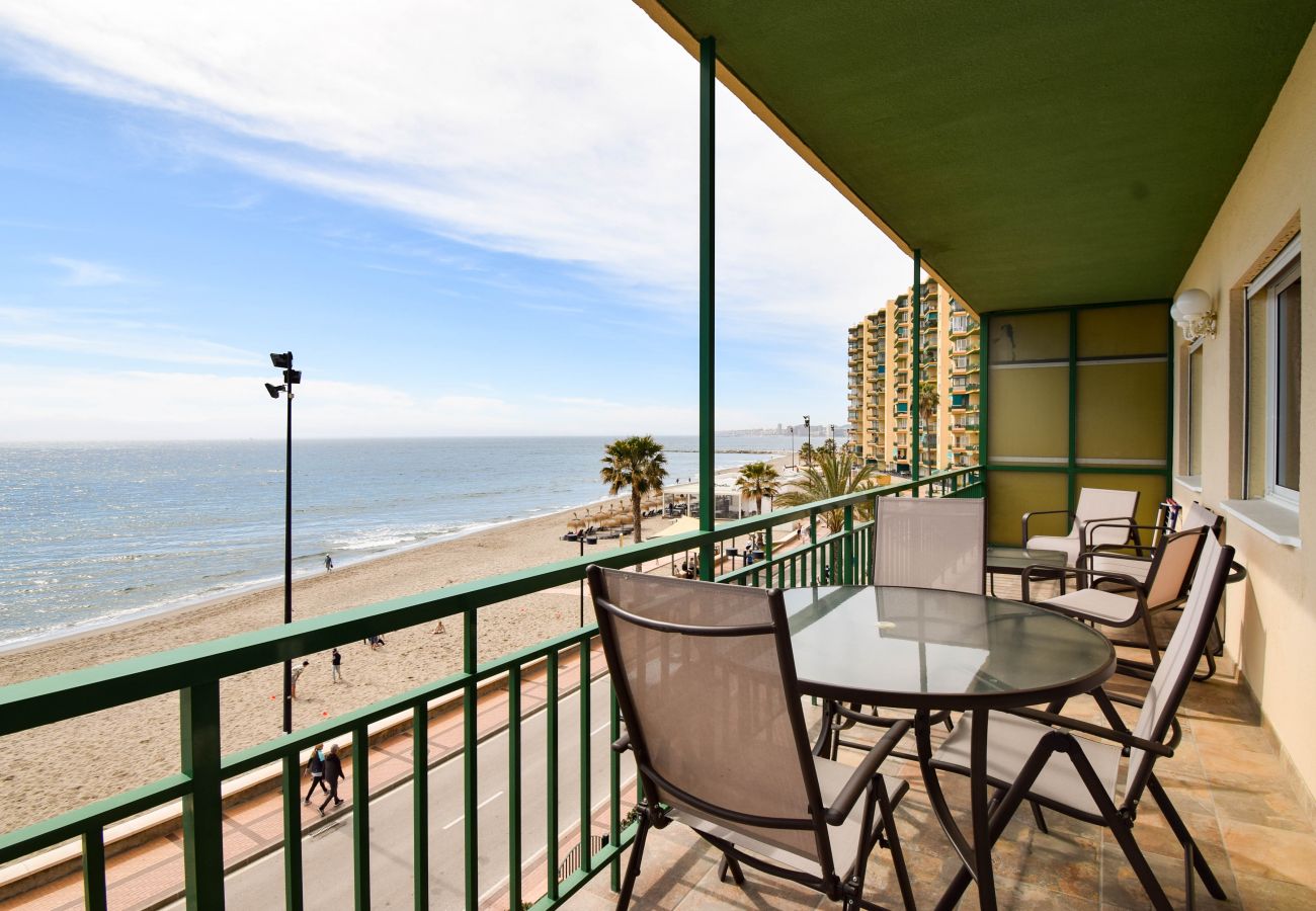 Apartment in Fuengirola - Ref: 259 Lovely beachfront apartment in Carvajal with terrace and sea views