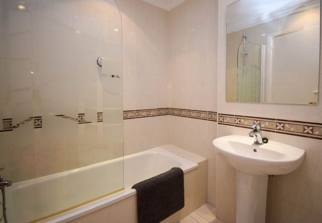 Apartment in Fuengirola - Ref: 227 Beach front apartment with pool and sea views in Torreblanca Apartment in Fuengirola - Ref: 227 Beach front apartment with pool and sea views in Torreblanca