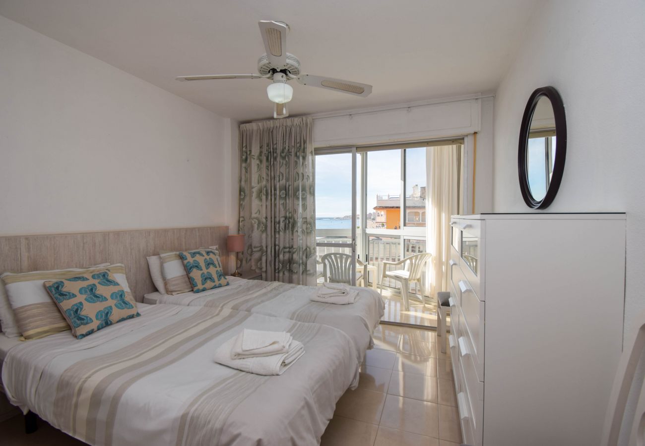 Apartment in Fuengirola - Ref: 227 Beach front apartment with pool and sea views in Torreblanca