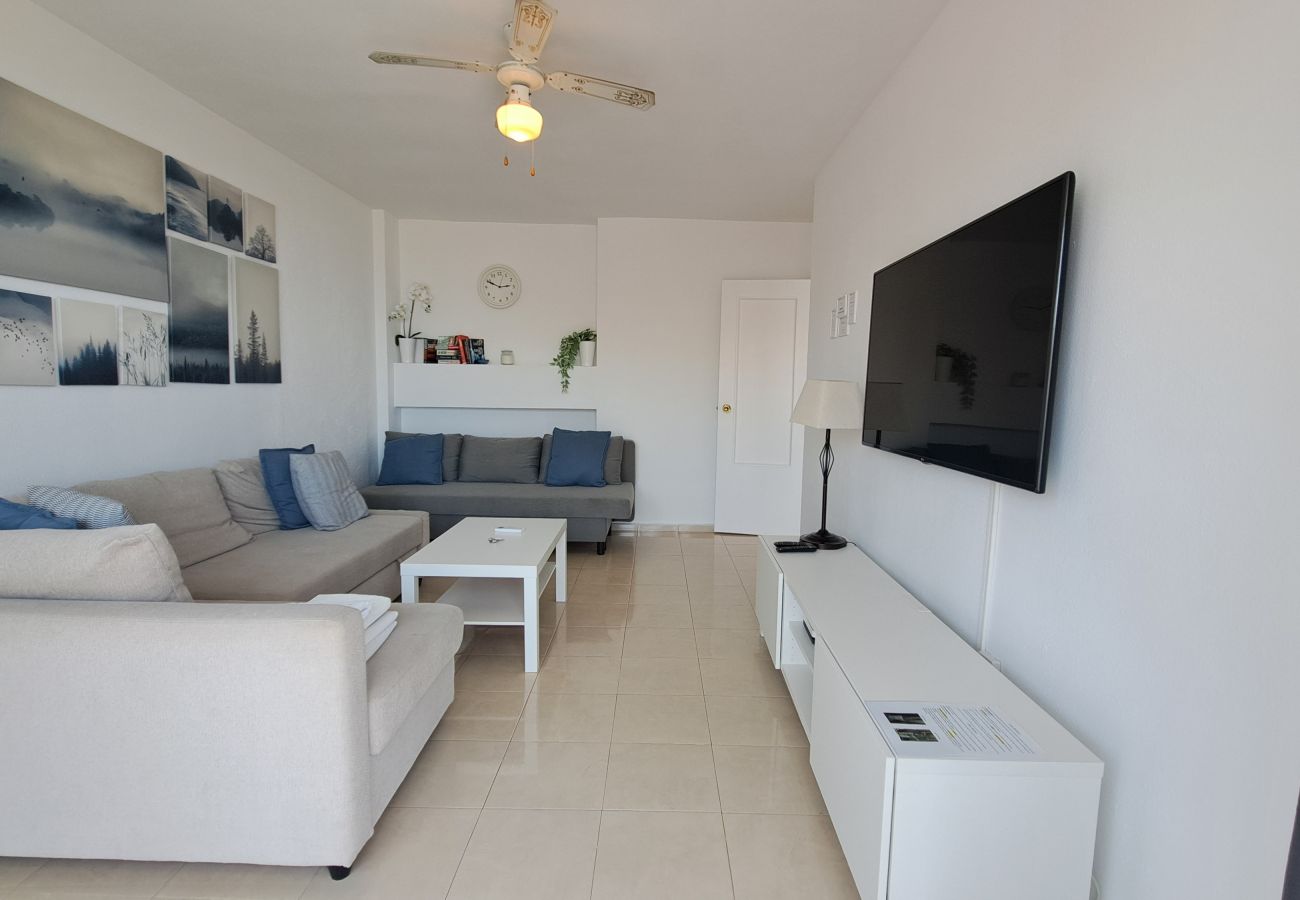 Apartment in Fuengirola - Ref: 227 Beach front apartment with pool and sea views in Torreblanca