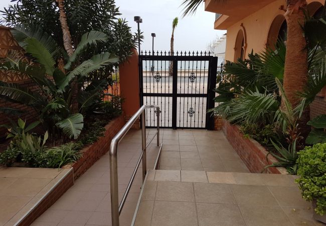 Apartment in Fuengirola - Ref: 302 Beach front apartment in popular Riverina Apartment in Fuengirola - Ref: 302 Beach front apartment in popular Riverina