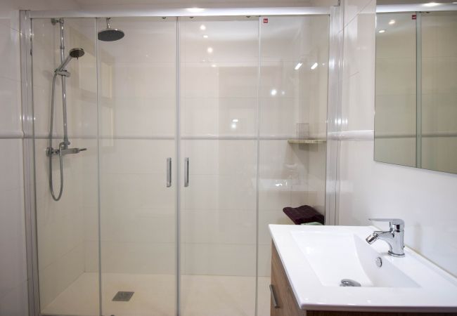 Apartment in Fuengirola - Ref: 249 Great seafront apartment with parking & pool Apartment in Fuengirola - Ref: 249 Great seafront apartment with parking & pool