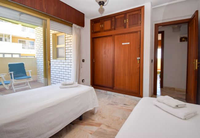 Apartment in Fuengirola - Ref: 249 Great seafront apartment with parking & pool Apartment in Fuengirola - Ref: 249 Great seafront apartment with parking & pool