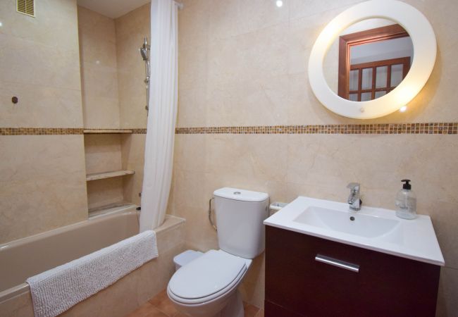 Apartment in Fuengirola - Ref: 249 Great seafront apartment with parking & pool Apartment in Fuengirola - Ref: 249 Great seafront apartment with parking & pool